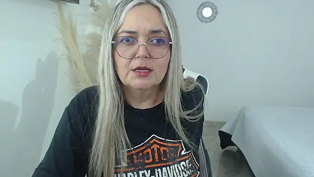 Snapshot of samy_vsn chatting on March 4, 6:36 pm samy vsn online show from March 4, 6:36 pm