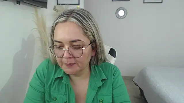 Snapshot of samy_vsn chatting on March 8, 8:12 pm samy vsn online show from March 8, 8:12 pm