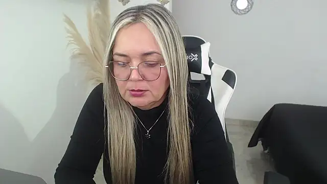 Snapshot of samy_vsn chatting on March 19, 6:23 pm samy vsn online show from March 19, 6:23 pm