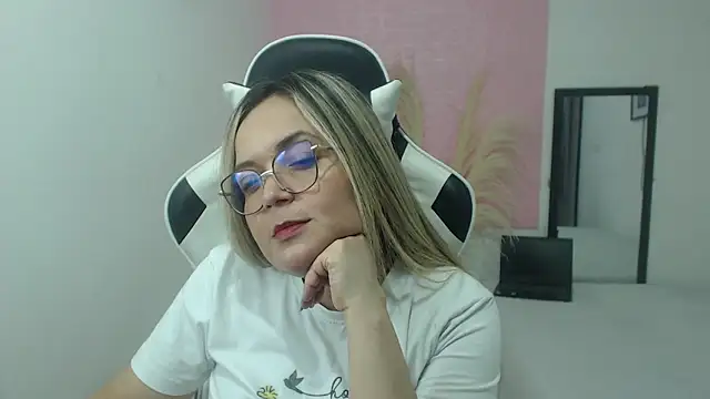 Snapshot of samy_vsn chatting on June 7, 7:06 pm samy vsn online show from June 7, 7:06 pm