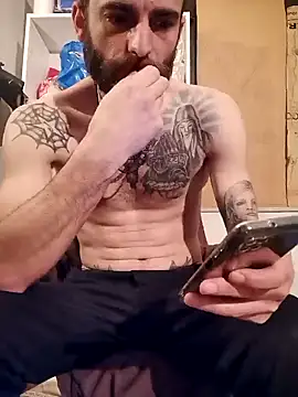 Snapshot of Antonio_Vatooo chatting on February 18, 9:31 pm Antonio Vatooo online show from February 18, 9:31 pm