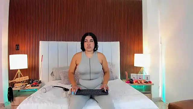 Liana Asaff online show from January 25, 7:39 pm