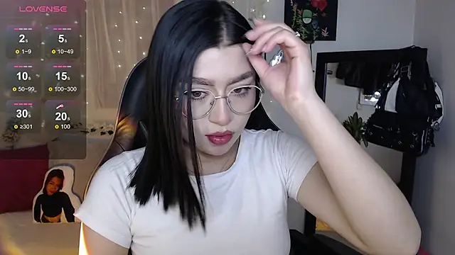 mily thomson b  online show from September 18, 11:29 pm