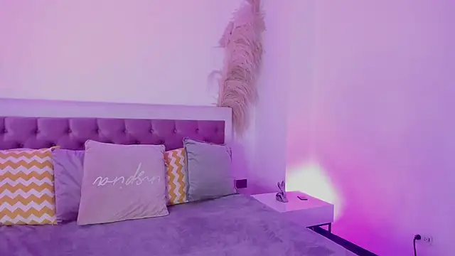 Emelyy Carter online show from February 3, 7:42 pm