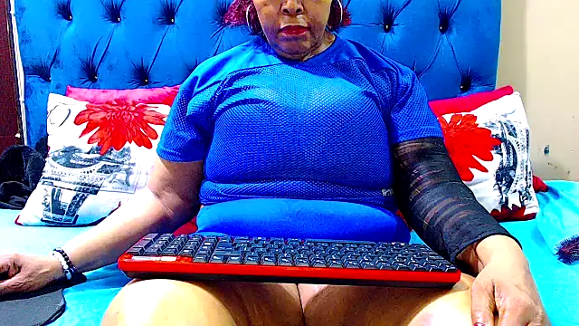 ebonycandy10 online show from February 18, 4:48 am