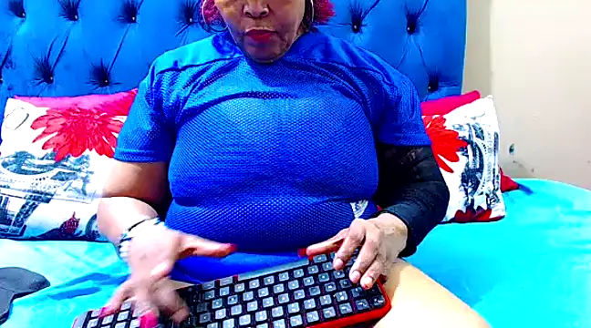 ebonycandy10 online show from February 18, 8:59 am