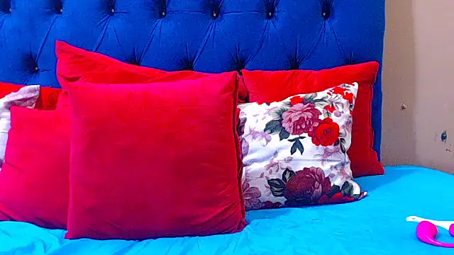 ebonycandy10 online show from November 9, 5:17 am