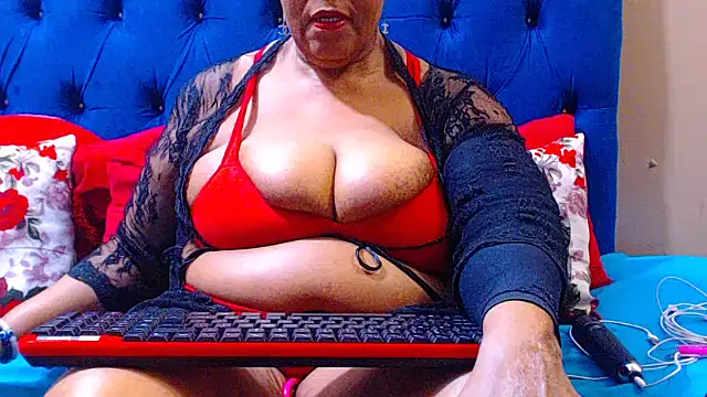 ebonycandy10 online show from November 22, 5:17 am
