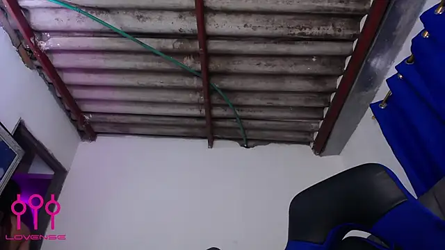 Snapshot of Exotic__XXX chatting on December 7, 5:31 pm Exotic XXX online show from December 7, 5:31 pm