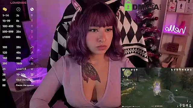 sweetcoralinee online show from December 18, 8:31 am