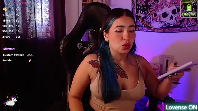 sweetcoralinee online show from September 25, 3:27 pm