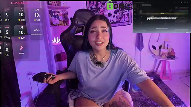 sweetcoralinee online show from January 8, 3:09 am