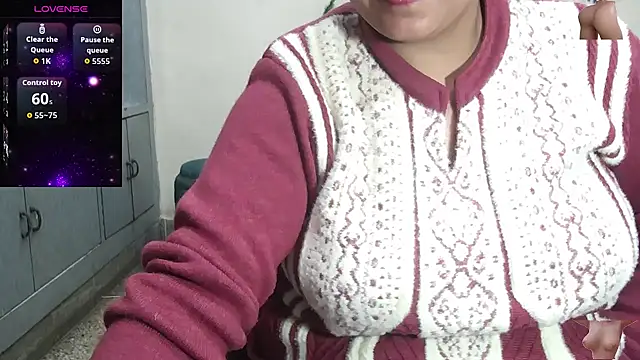 Snapshot of Sexy_komolika chatting on February 16, 5:09 pm Sexy komolika online show from February 16, 5:09 pm