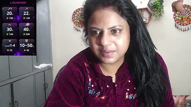 Snapshot of Sexy_komolika chatting on February 23, 2:42 am Sexy komolika online show from February 23, 2:42 am