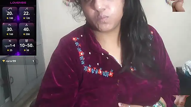 Snapshot of Sexy_komolika chatting on February 26, 1:04 am Sexy komolika online show from February 26, 1:04 am