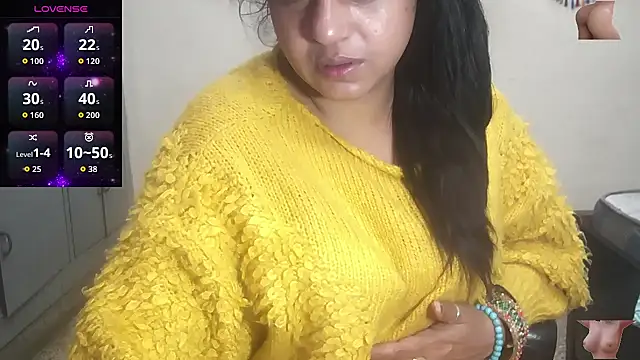 Snapshot of Sexy_komolika chatting on February 27, 1:16 am Sexy komolika online show from February 27, 1:16 am