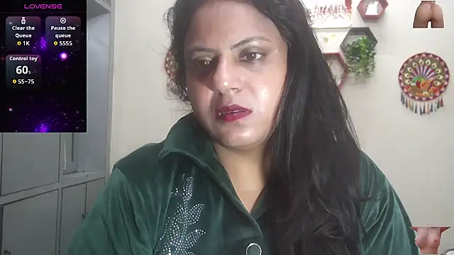 Snapshot of Sexy_komolika chatting on February 28, 12:44 am Sexy komolika online show from February 28, 12:44 am