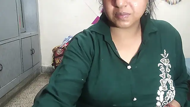 Snapshot of Sexy_komolika chatting on March 21, 2:42 pm Sexy komolika online show from March 21, 2:42 pm