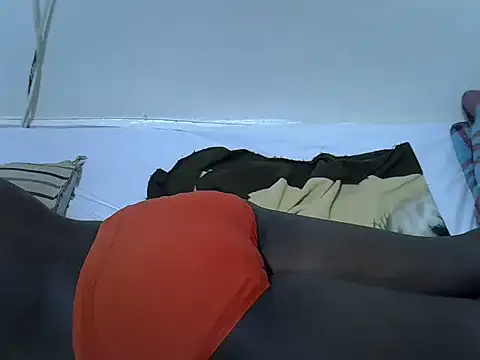 Snapshot of springly_love chatting on October 15, 7:41 am springly love online show from October 15, 7:41 am