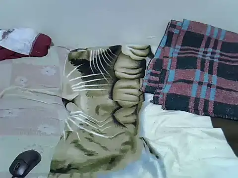 Snapshot of springly_love chatting on October 22, 11:21 am springly love online show from October 22, 11:21 am