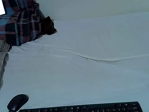 Snapshot of springly_love chatting on October 31, 4:19 pm springly love online show from October 31, 4:19 pm