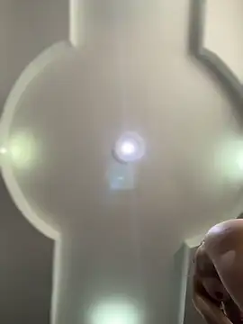 emiss  online show from November 9, 1:42 pm