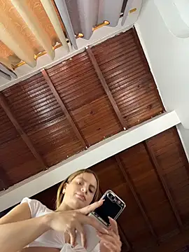 emiss  online show from April 28, 4:34 pm