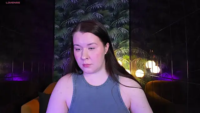 Snapshot of ShedarBrooks chatting on December 6, 5:31 am ShedarBrooks online show from December 6, 5:31 am