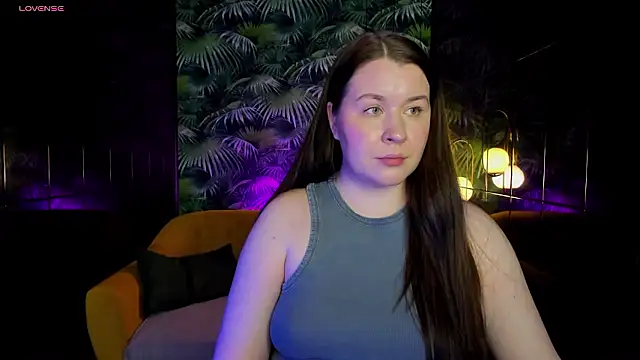 Snapshot of ShedarBrooks chatting on December 6, 11:44 am ShedarBrooks online show from December 6, 11:44 am