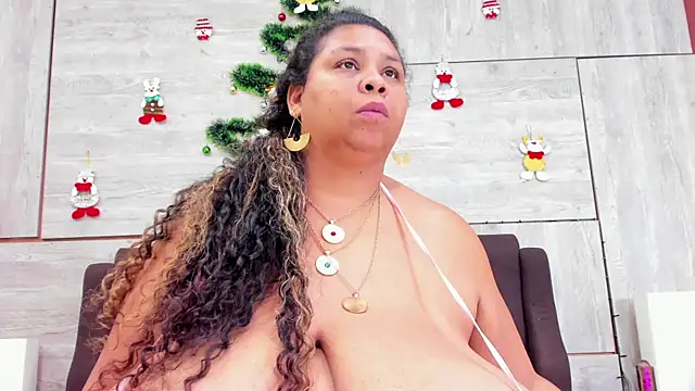 Snapshot of Lynn_Jones chatting on January 3, 2:54 am Lynn Jones online show from January 3, 2:54 am