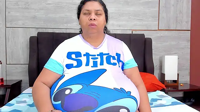 Snapshot of Lynn_Jones chatting on March 14, 5:05 am Lynn Jones online show from March 14, 5:05 am