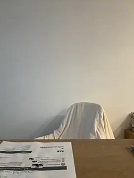 Snapshot of streetdoll chatting on October 6, 6:33 am streetdoll online show from October 6, 6:33 am