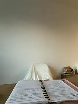 Snapshot of streetdoll chatting on October 11, 6:45 am streetdoll online show from October 11, 6:45 am