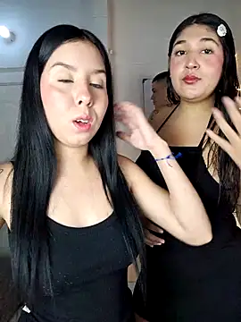 Snapshot of royalgirls_x chatting on March 8, 1:14 am royalgirls x online show from March 8, 1:14 am