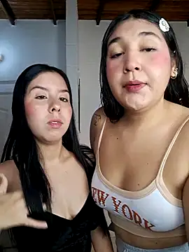 Snapshot of royalgirls_x chatting on March 13, 1:12 am royalgirls x online show from March 13, 1:12 am