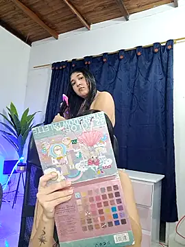 Snapshot of royalgirls_x chatting on March 22, 1:31 am royalgirls x online show from March 22, 1:31 am