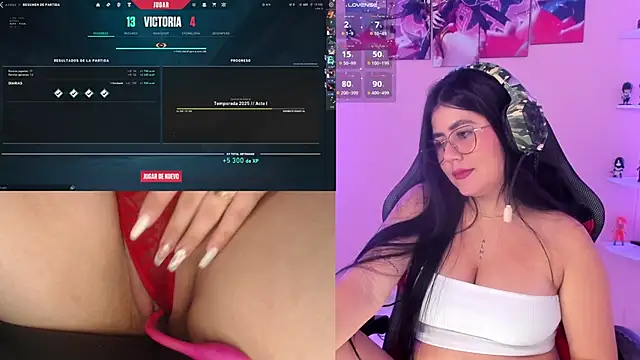 DanielaHang online show from February 3, 4:20 pm