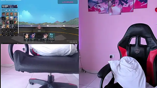 DanielaHang online show from March 8, 4:39 pm