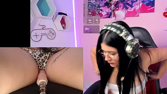 DanielaHang online show from March 14, 1:24 pm