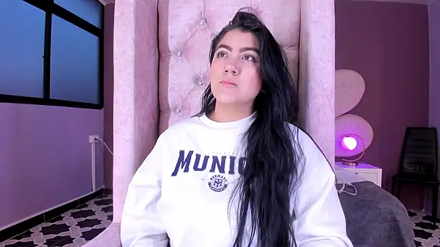 PaulinaDuarte online show from December 27, 11:17 am