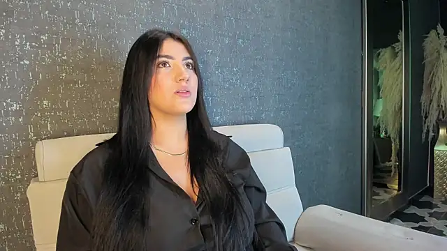 Snapshot of PaulinaDuarte chatting on October 3, 11:40 am PaulinaDuarte online show from October 3, 11:40 am