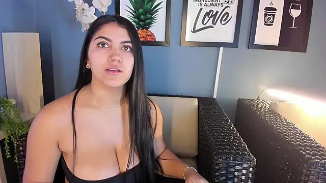 Snapshot of PaulinaDuarte chatting on October 7, 12:02 pm PaulinaDuarte online show from October 7, 12:02 pm