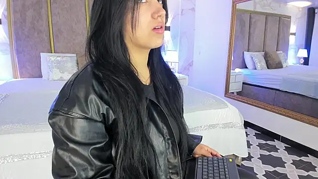 Snapshot of PaulinaDuarte chatting on October 26, 10:10 am PaulinaDuarte online show from October 26, 10:10 am