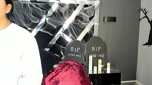 Snapshot of PaulinaDuarte chatting on October 30, 11:00 am PaulinaDuarte online show from October 30, 11:00 am