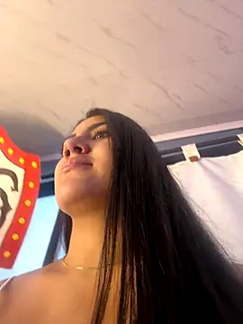 Snapshot of PaulinaDuarte chatting on November 3, 11:22 am PaulinaDuarte online show from November 3, 11:22 am