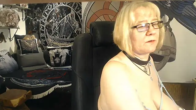 TittenMichelle online show from January 28, 8:25 am