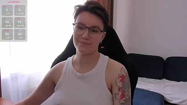 JessieFlower online show from August 6, 7:43 am