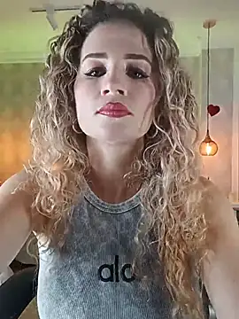 Shantall   online show from February 20, 11:00 am