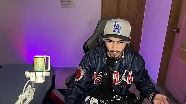 David Brown18 online show from February 4, 4:15 am