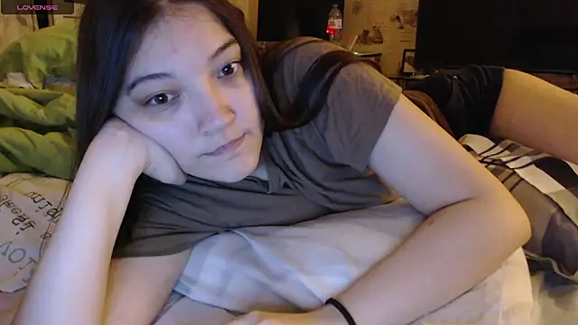 Snapshot of AlisaDevis chatting on October 12, 4:06 pm AlisaDevis online show from October 12, 4:06 pm